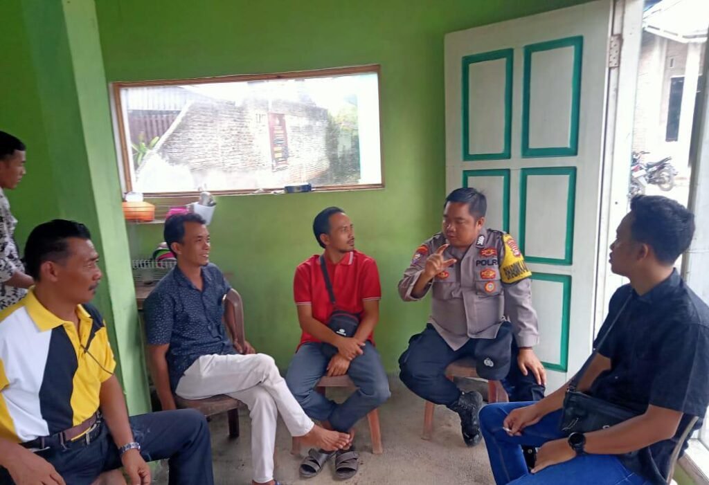 Kontribusi Bhabinkamtibmas Polres Pringsewu Ciptakan Pemilu Damai Diwilayahnya