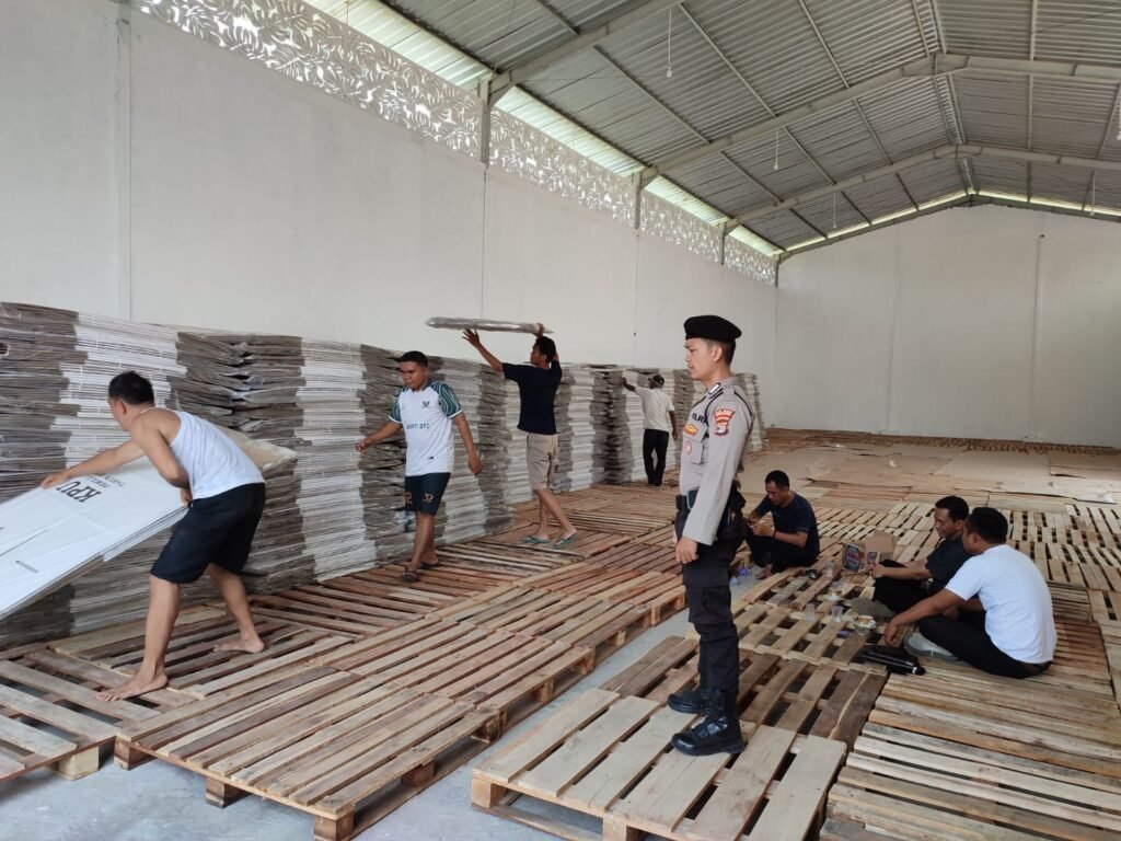 Polres Pringsewu Amankan Kedatangan Logistik Pemilu