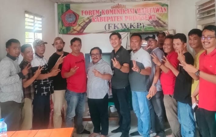 Silaturahmi Ir. H. Endro S Yahman, M.Sc dan Anggota DPR RI Fraksi PDI Perjuangan dengan Forum Komunikasi Wartawan Kabupaten Pringsewu”